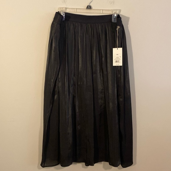 Black flowy skirt with metallic black sheer overlay A New Day size xxl NWT - Picture 1 of 4